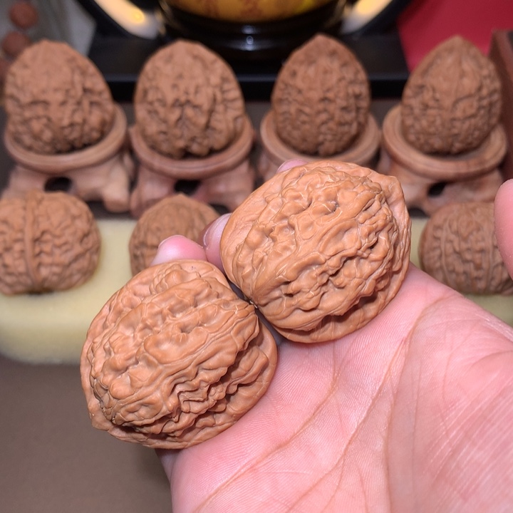 文玩核桃把件明眸虎头