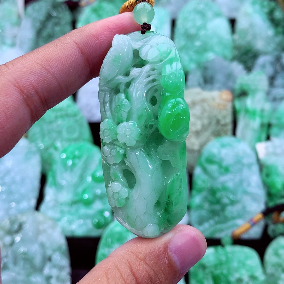 吊坠(不含链)未镶嵌翡翠