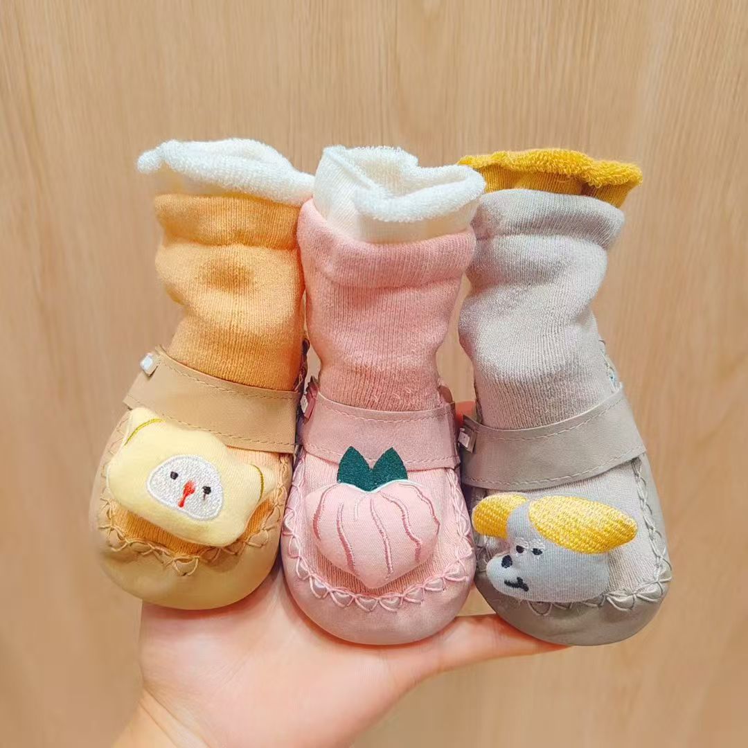 可爱婴幼儿加绒鞋