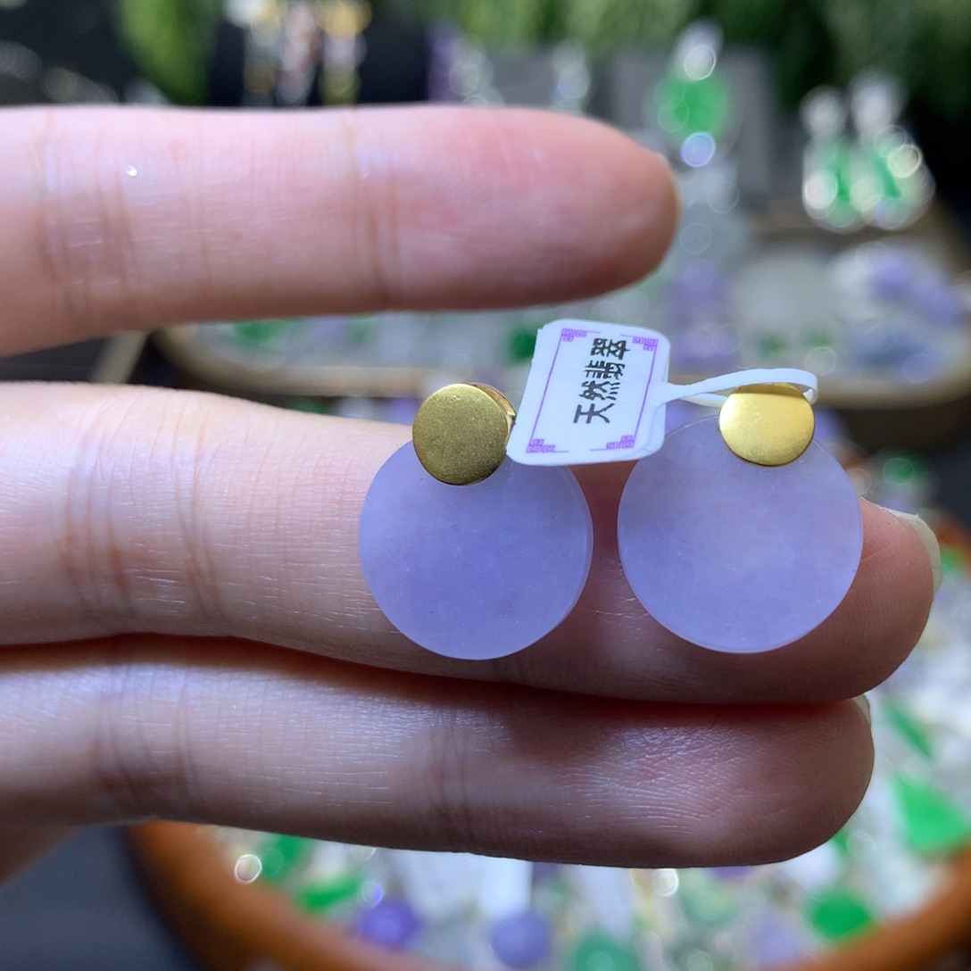 颈饰18K金镶嵌翡翠