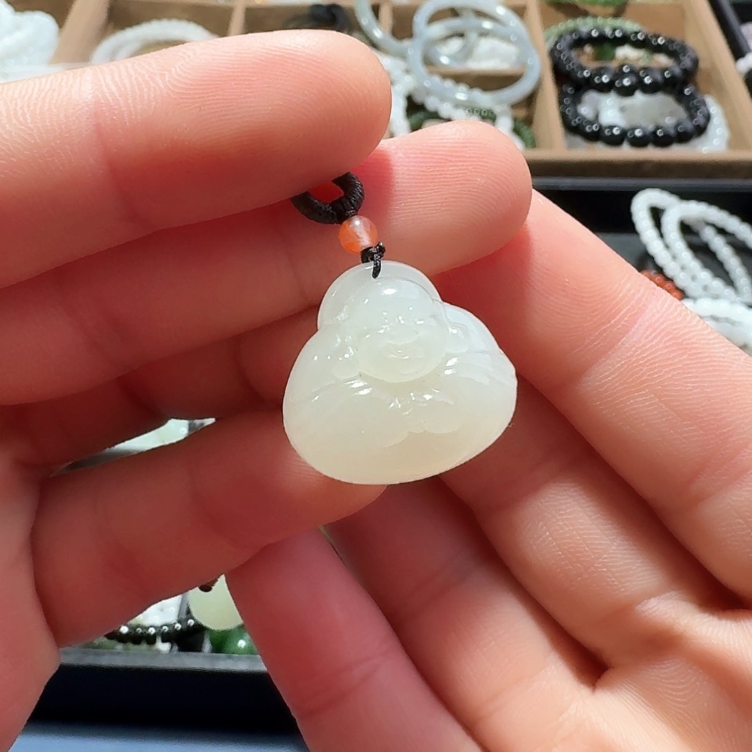 和田玉颈饰未镶嵌