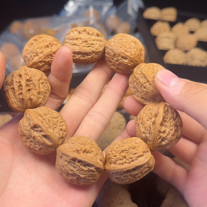 /***吊坠龙脊菩提啊啊啊啊啊啊啊铁锤手持3