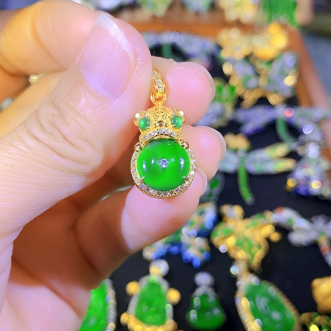 颈饰银S925镶嵌翡翠