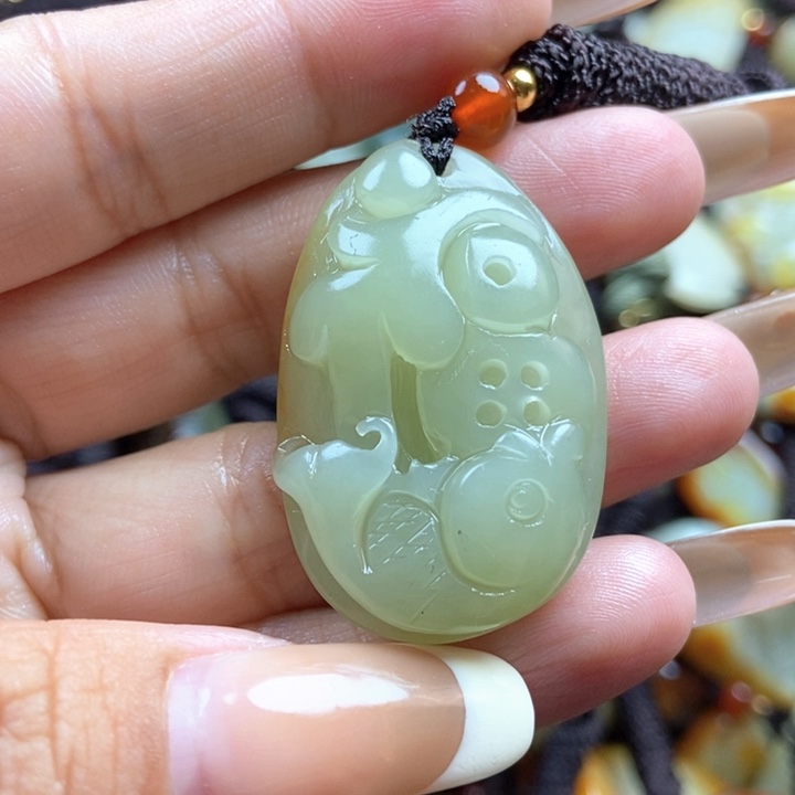 和田玉颈饰未镶嵌