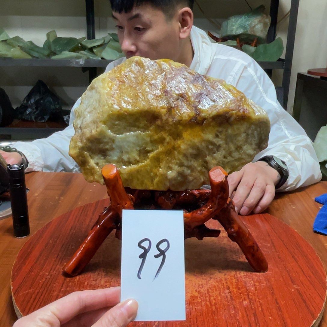 蛇纹石玉未镶嵌原石99