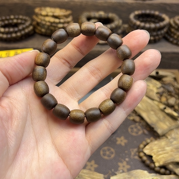 沉香碎屑沉香10鼓珠单圈11克