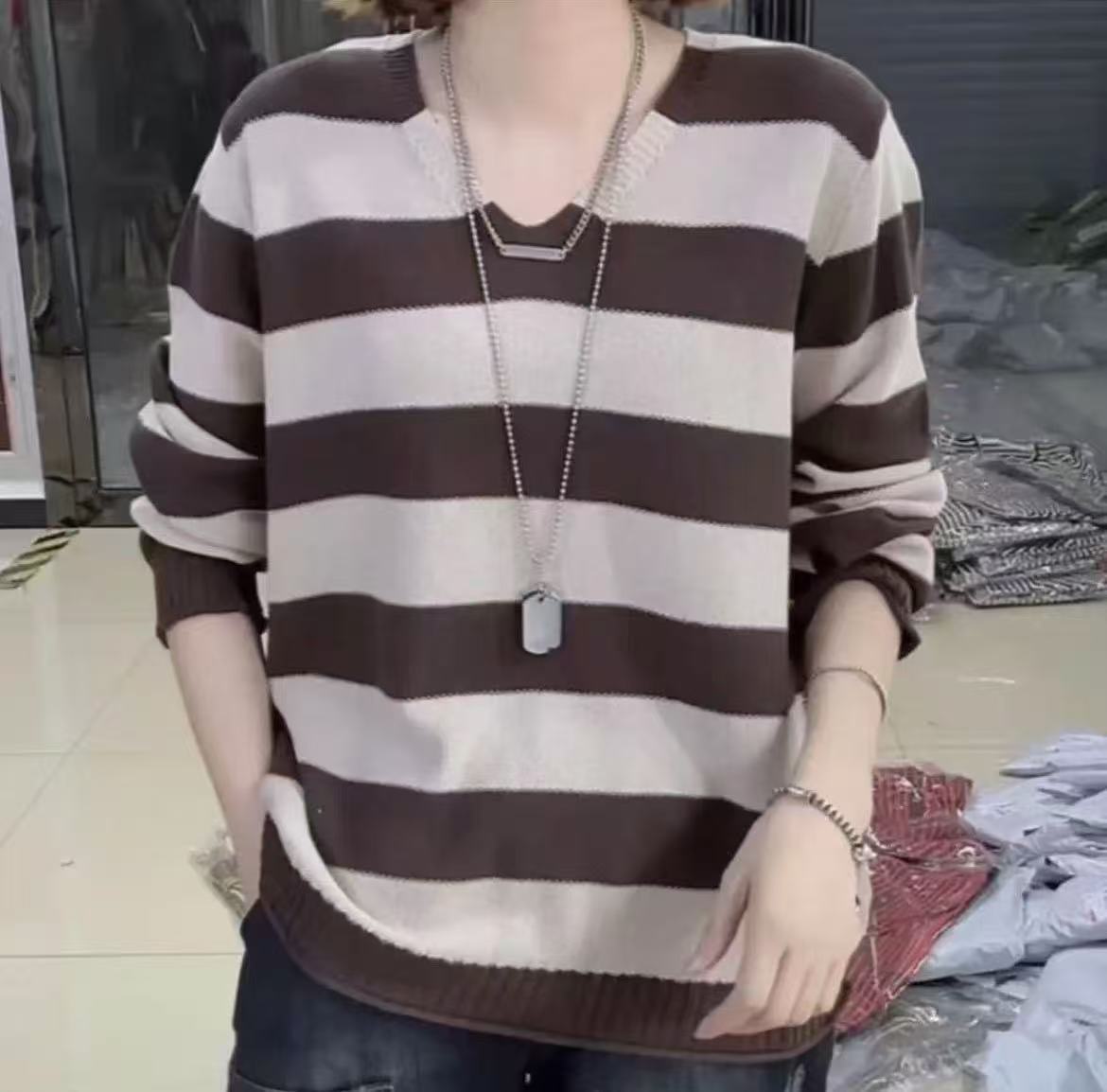 秋冬季女装新款v领洋气显瘦条纹大码德绒妈妈衫气质宽松