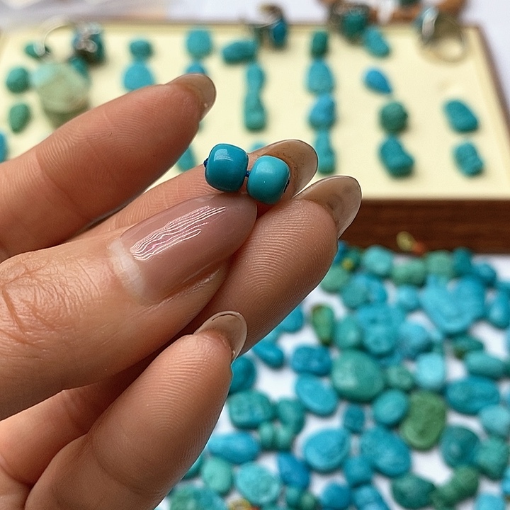 绿松石颈饰未镶嵌