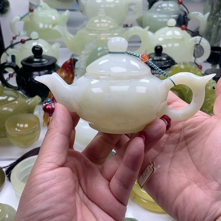 蛇纹石玉壶未镶嵌