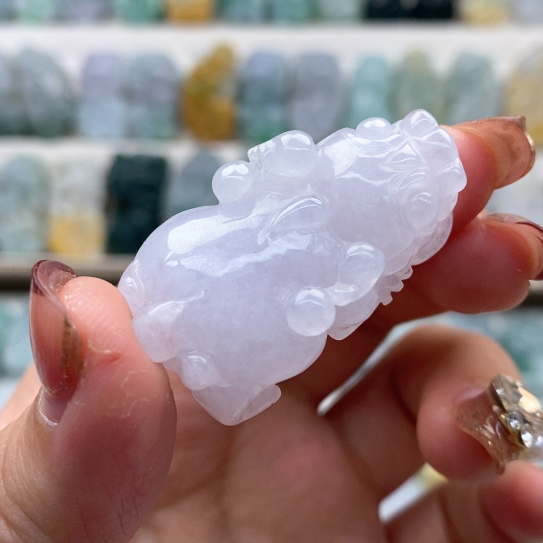 翡翠吊坠(赠链)未镶嵌