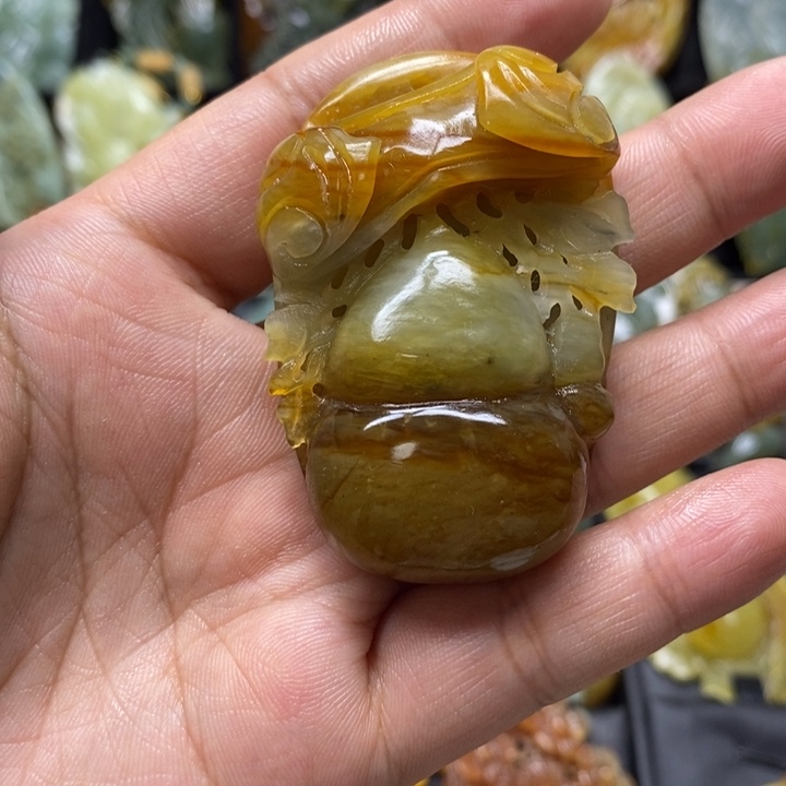 蛇纹石玉吊坠未镶嵌