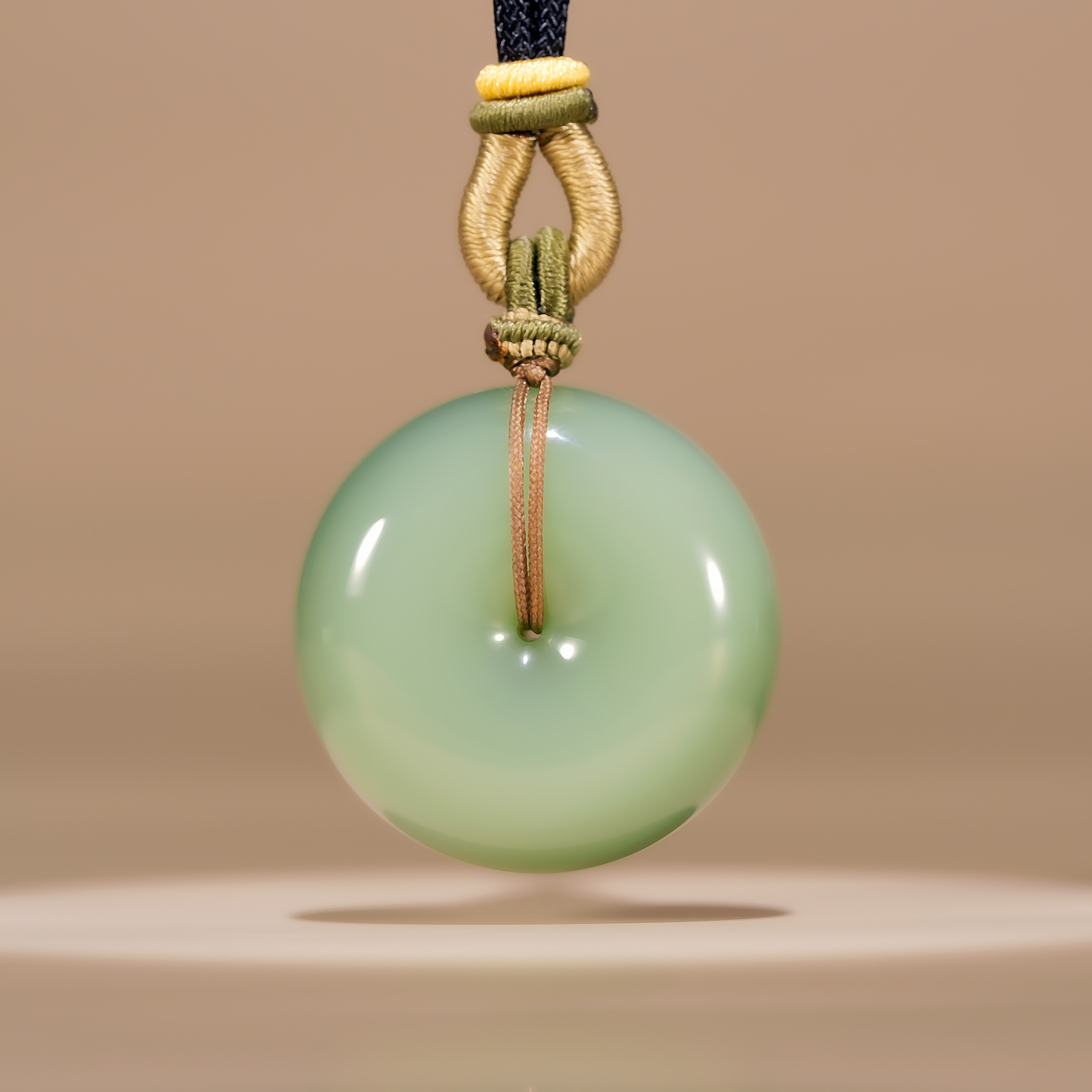 传世级 和田玉正粉青起荧光完美级平安扣吊坠 32*15mm± H120609