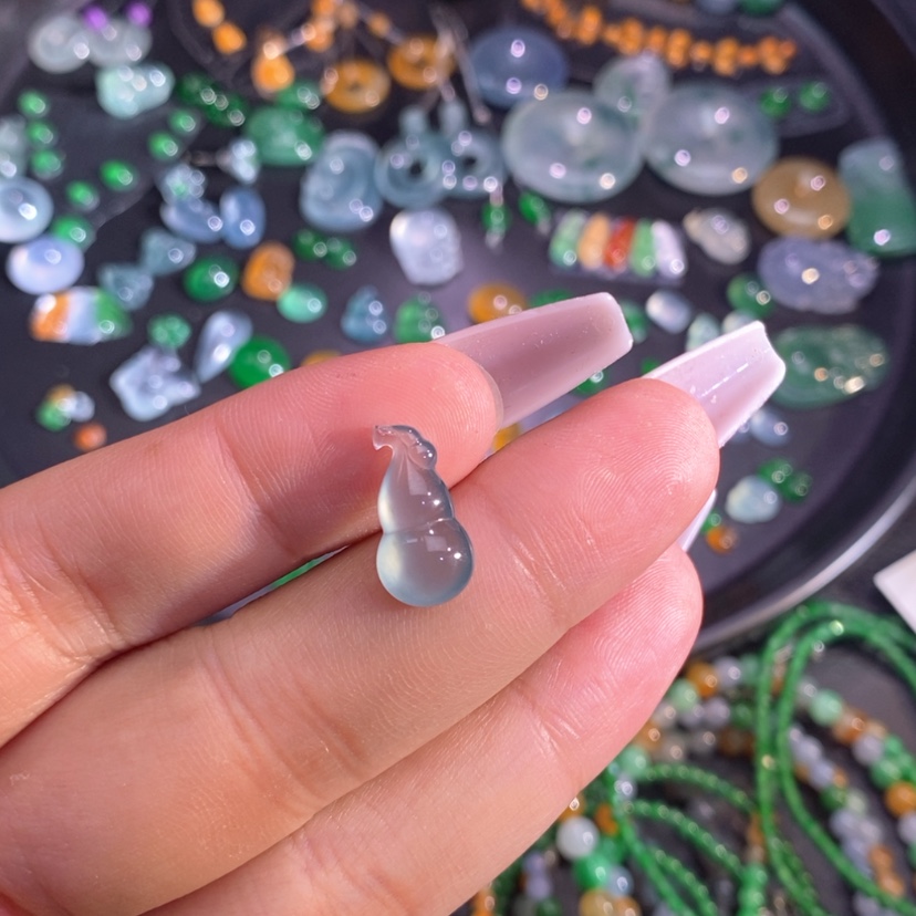 【闪购商品】翡翠挂件未镶嵌葫芦