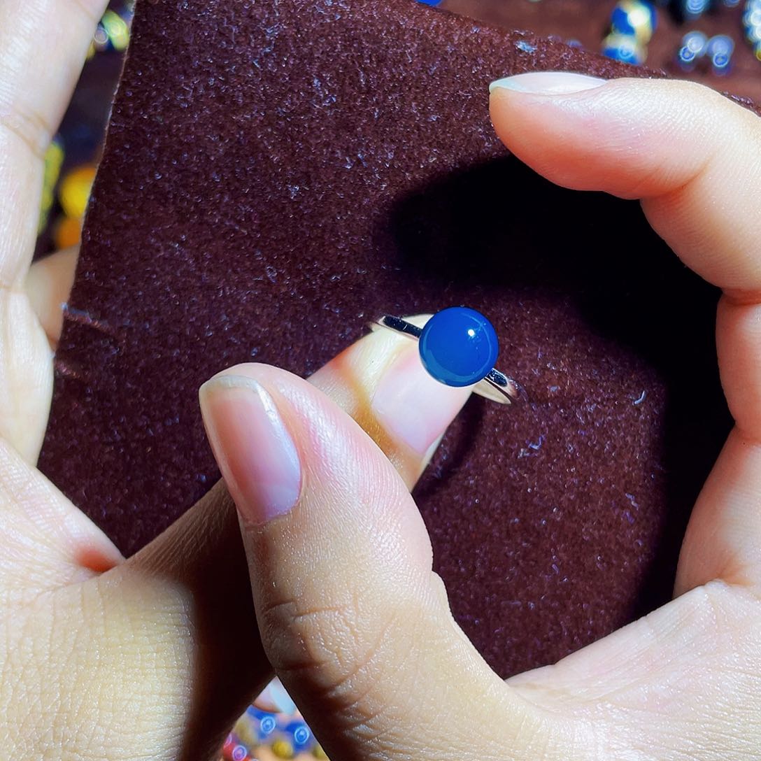 蓝珀裸石未镶嵌强荧光戒指