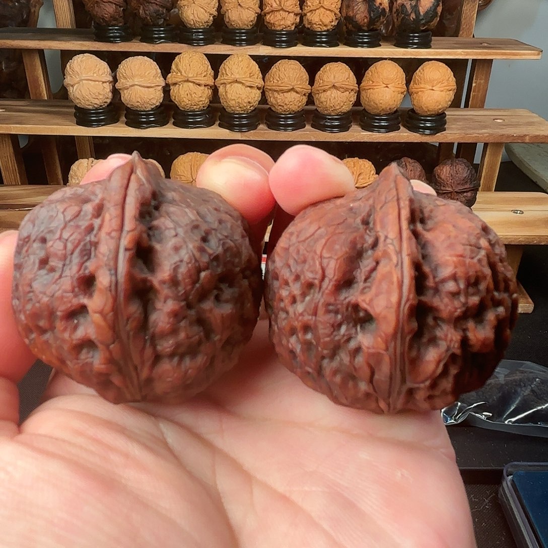 文玩核桃吊坠44尺70克玉玲珑