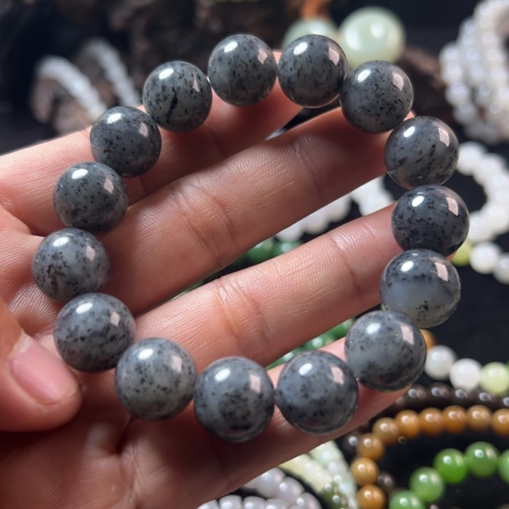 和田玉未镶嵌手串