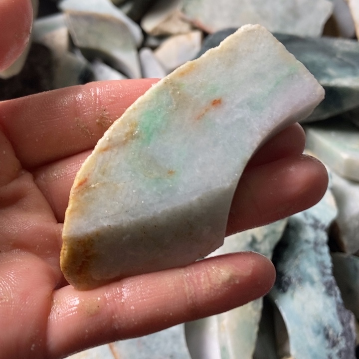 翡翠颈饰未镶嵌天然翡翠