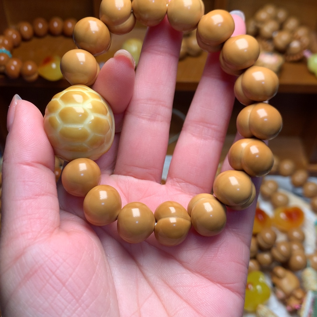 猴头核桃把件14高定屁桃手串富甲