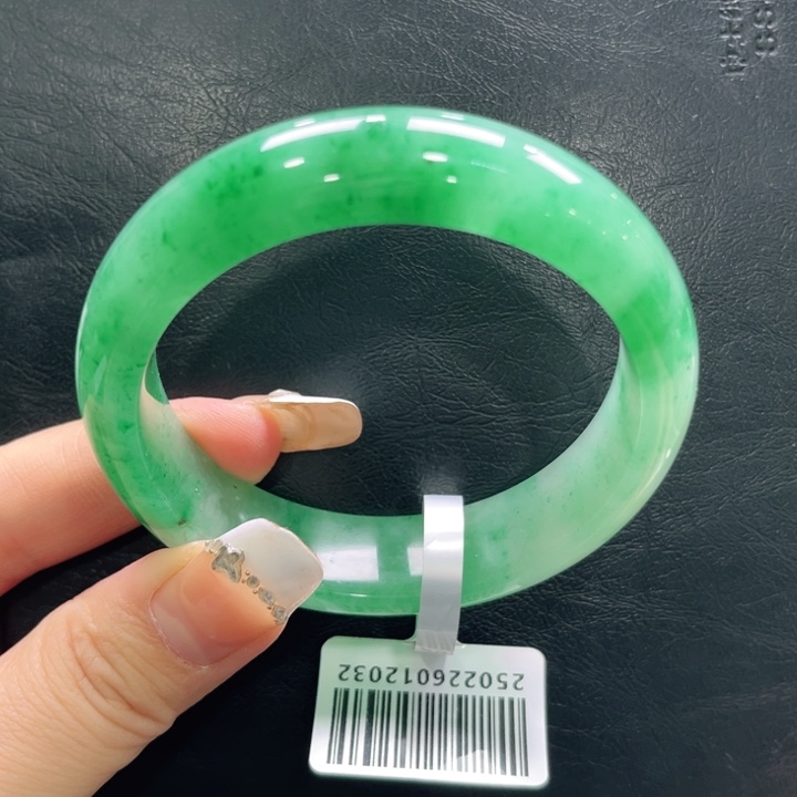 石英质玉（非洲翠）未镶嵌手镯