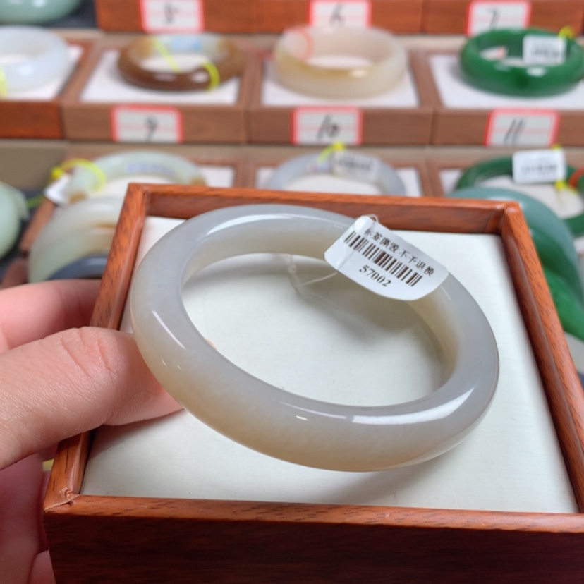 【闪购商品】和田玉手镯未镶嵌57.2