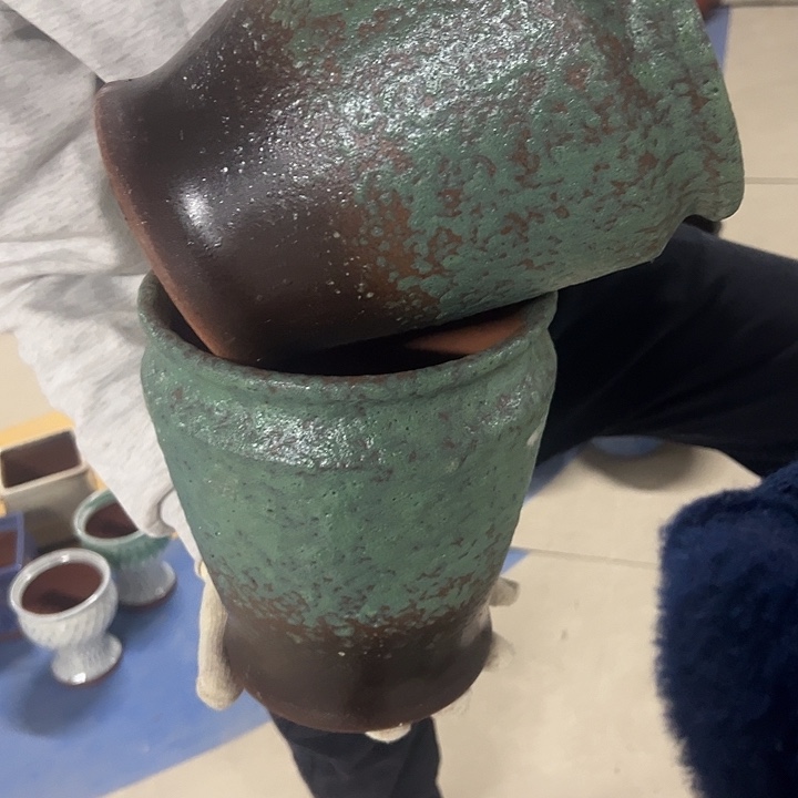 高度23厘米口20厘米