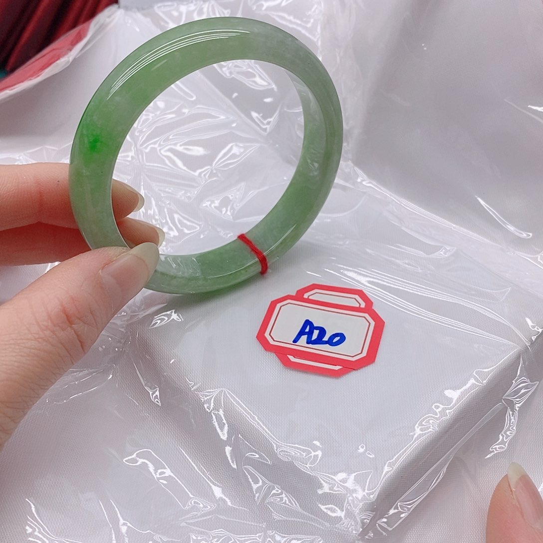 翡翠手镯未镶嵌?****?A200000000