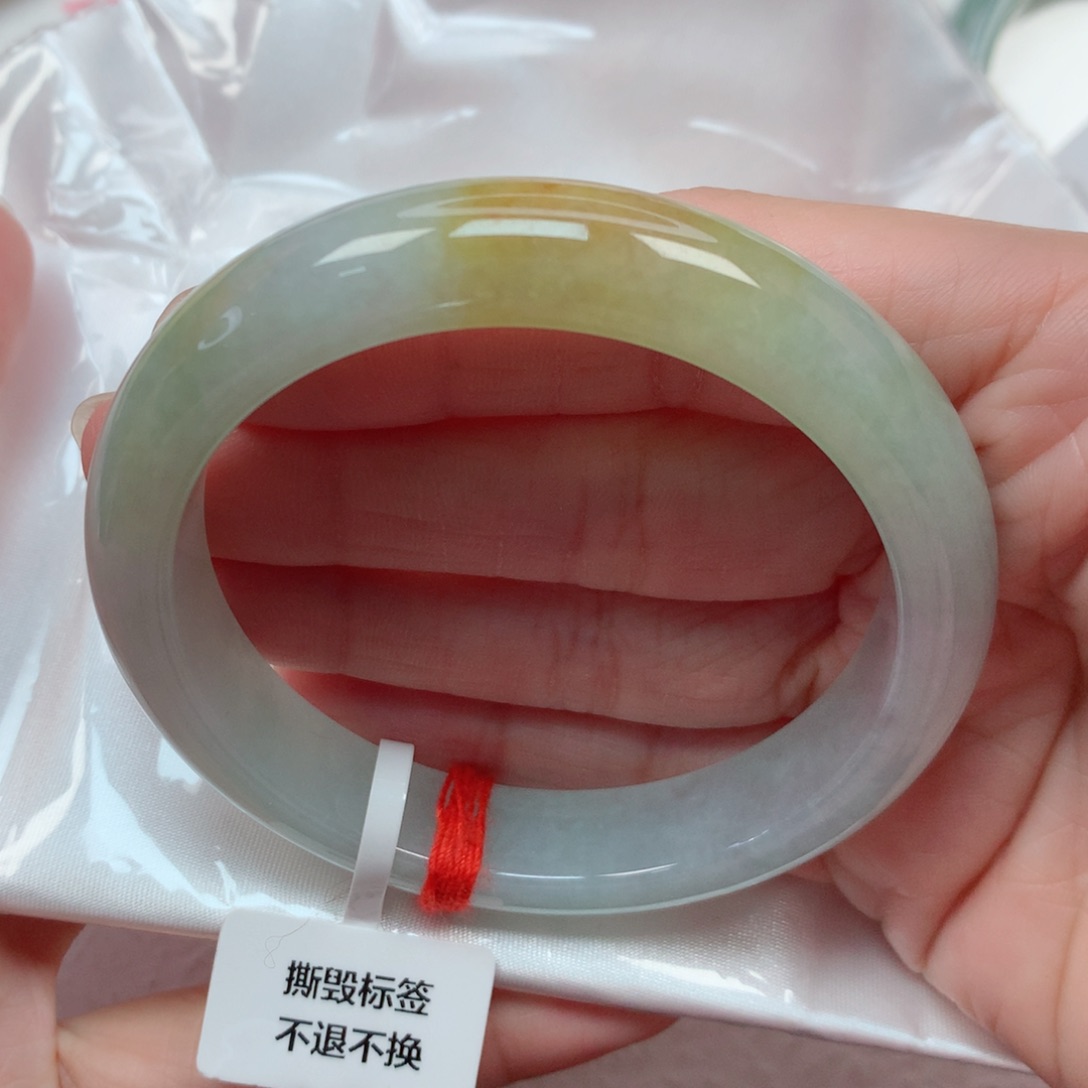 翡翠手镯未镶嵌56.5圈 晴底飘抹黄翡