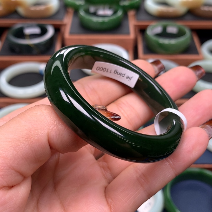 和田玉（碧玉）手镯未镶嵌