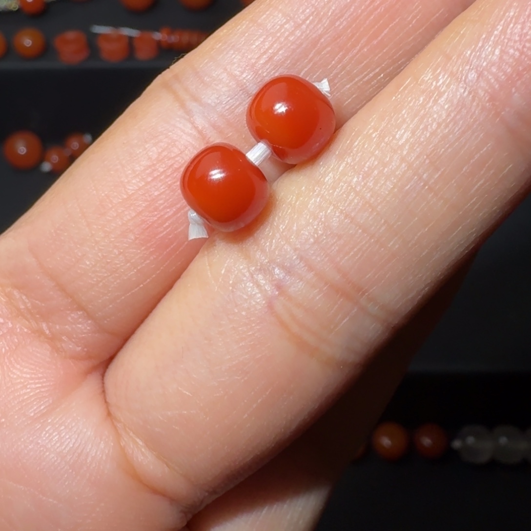 南红玛瑙未镶嵌瓦西满肉玫锦老形对珠7.6×6.6