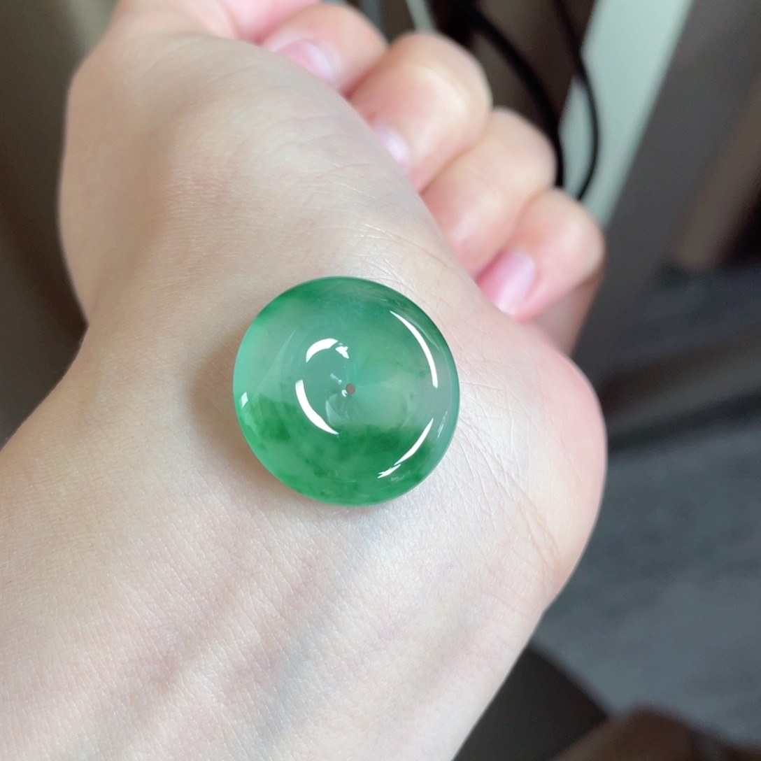 翡翠颈饰未镶嵌算****吧扣子