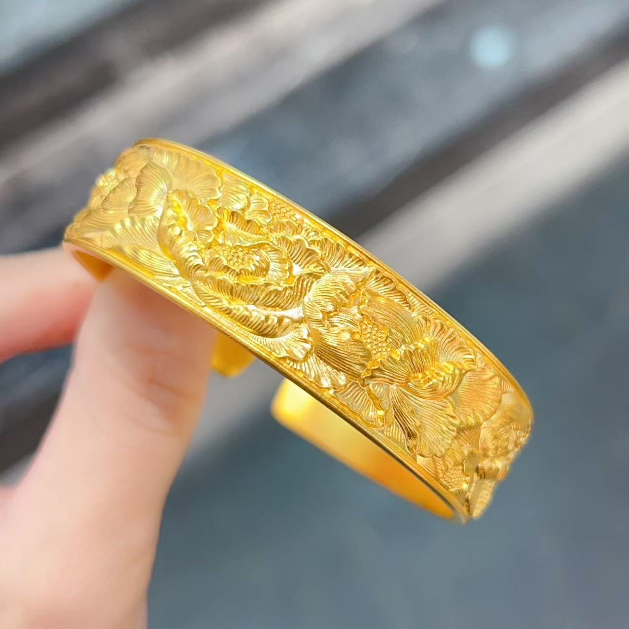 【新美源】足金999 錾刻工艺 满庭芳华镯111.07克