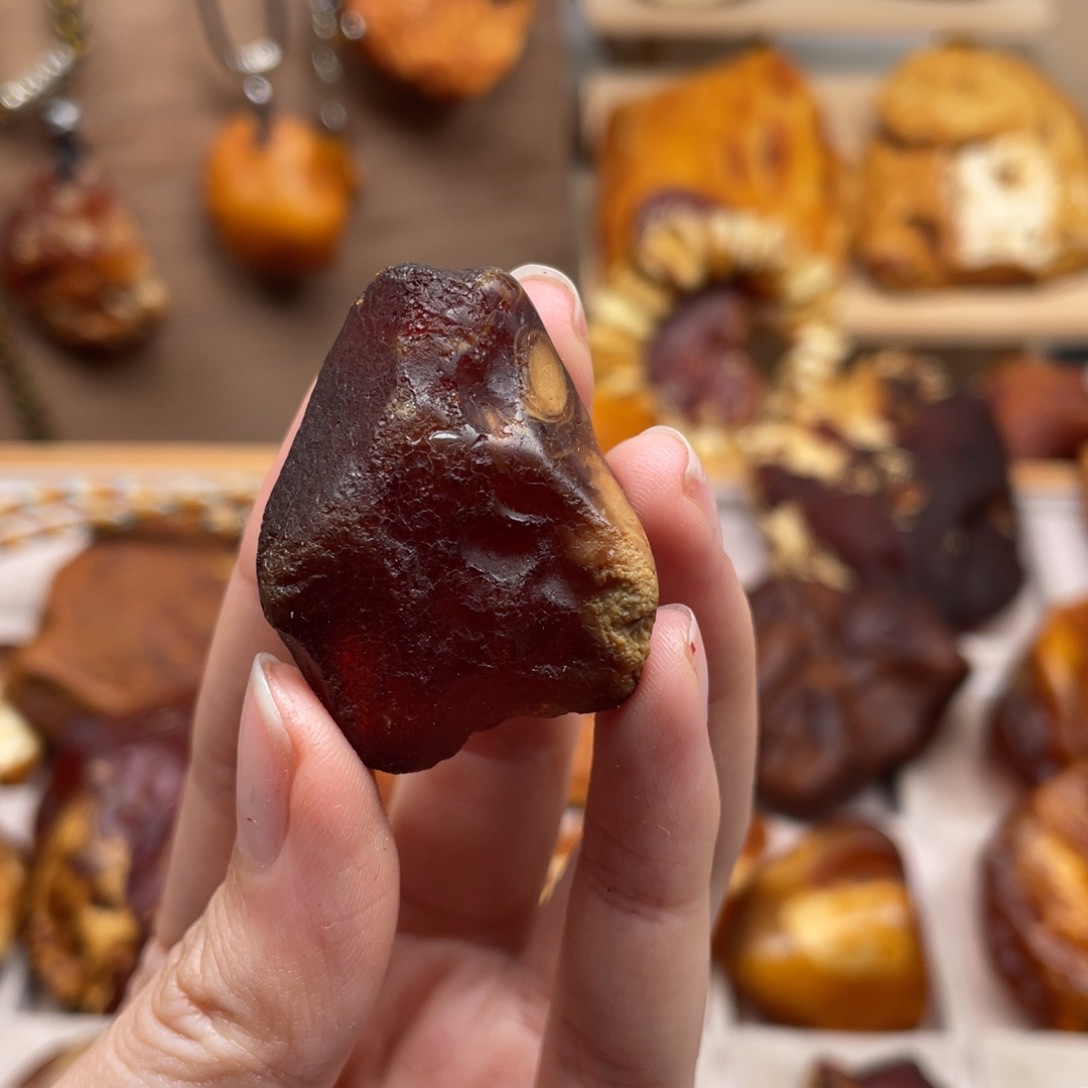 琥珀未镶嵌珠宝奇石