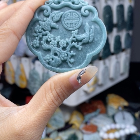 翡翠颈饰未镶嵌翡翠