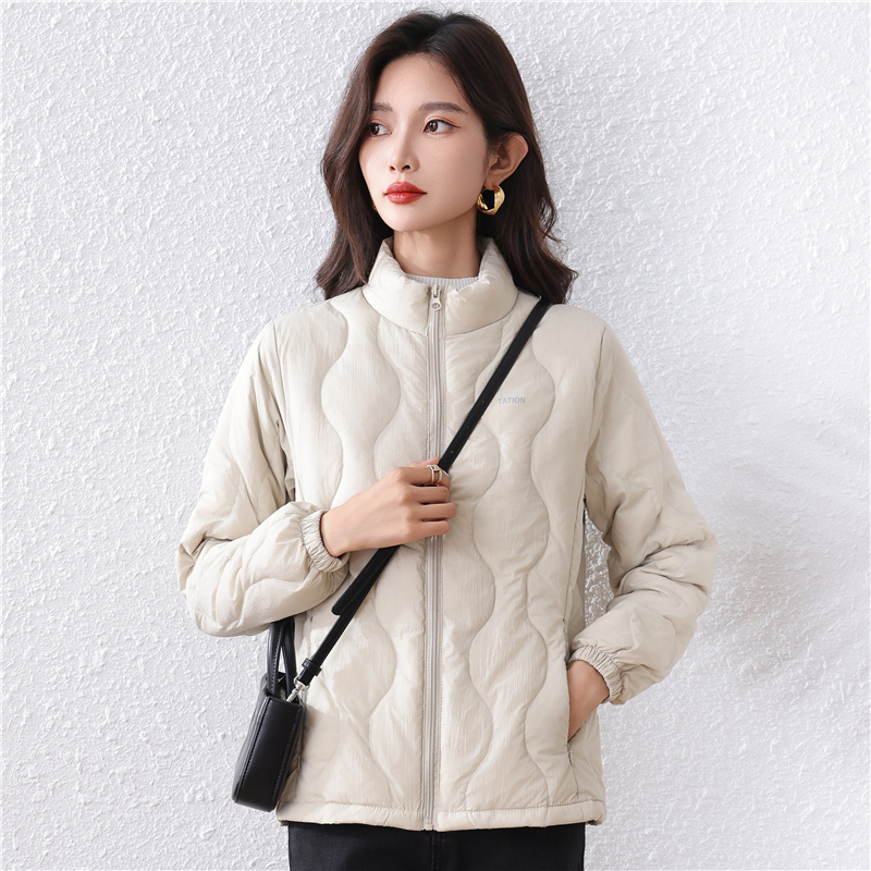 立领羽绒服女轻薄短款2025年秋冬新品纯色百搭连帽保暖外套Q076