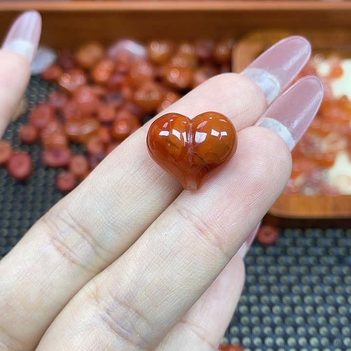 玛瑙/玉髓未镶嵌颈饰火焰纹屁桃