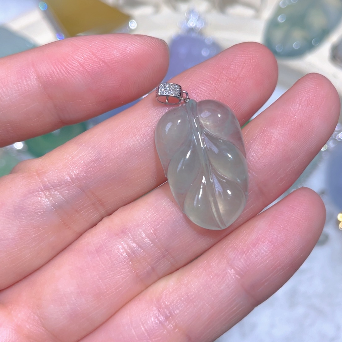 翡翠颈饰18K金镶嵌翡翠