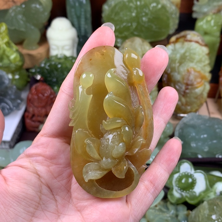 未镶嵌岫玉手把件