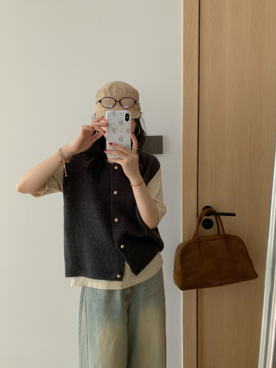 小香风纯色叠穿外搭小金扣针织衫马甲圆领显瘦韩系宽松毛衣背心女