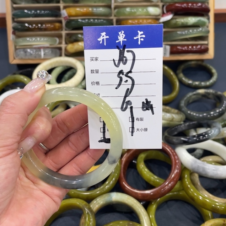 未镶嵌蛇纹石玉手镯