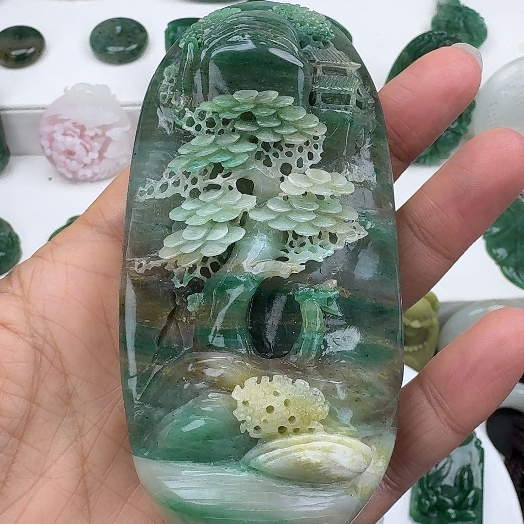 人***@独山玉未镶嵌颈饰