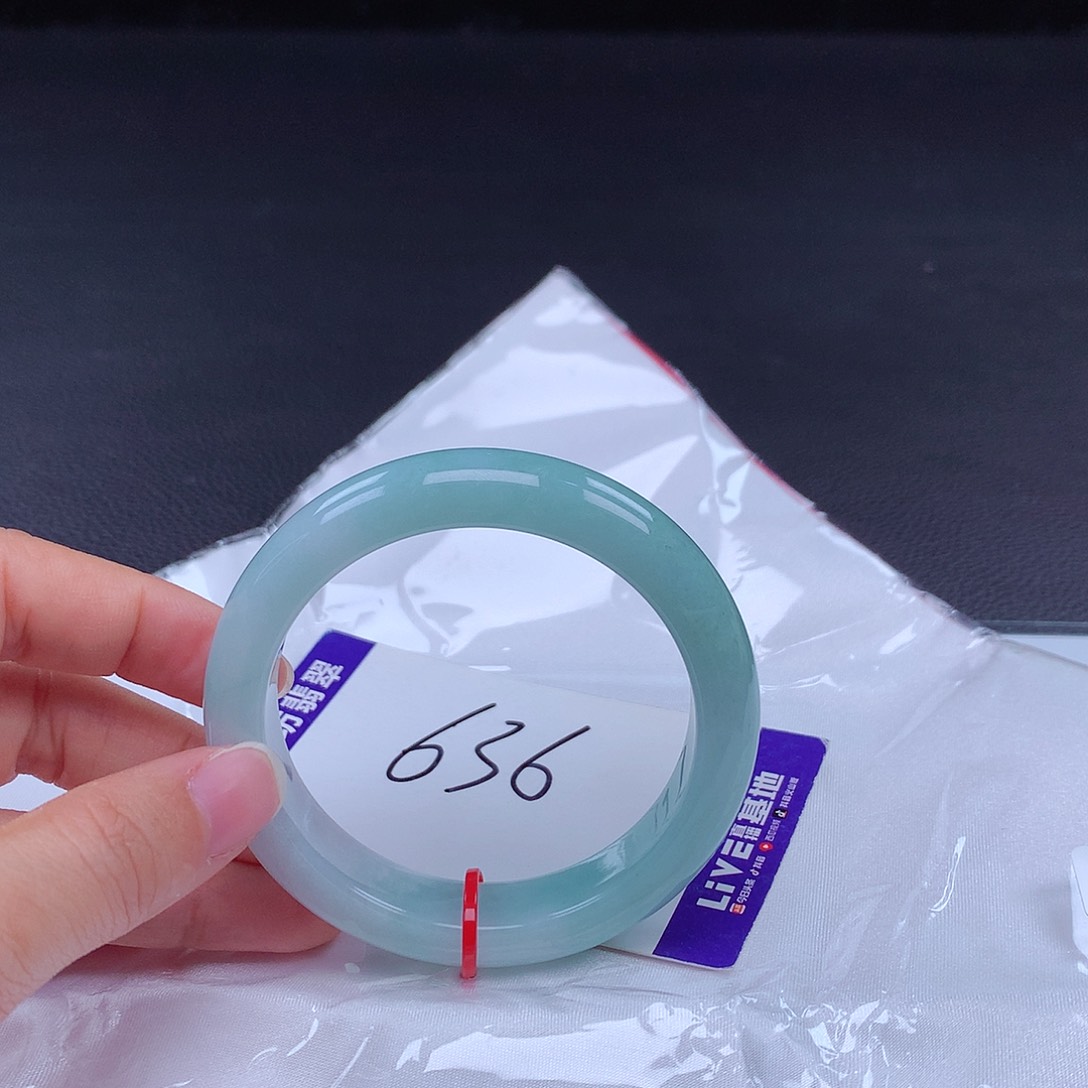 翡翠手镯未镶嵌手镯001467