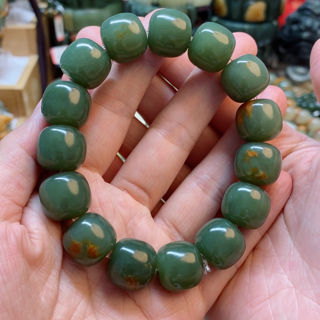 透闪石质玉手串未镶嵌细****！