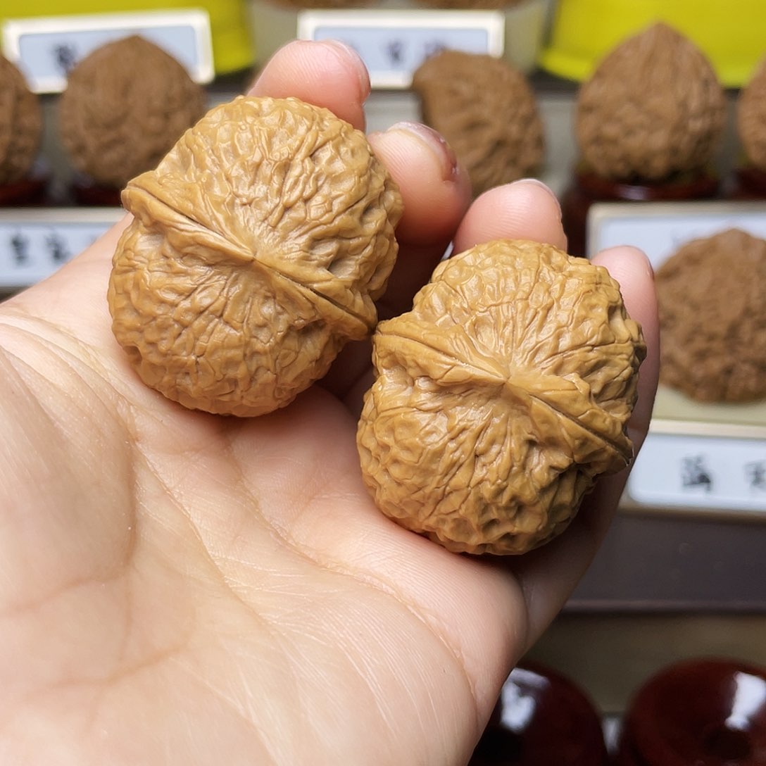 把件文玩核桃卧龙元宝36左右