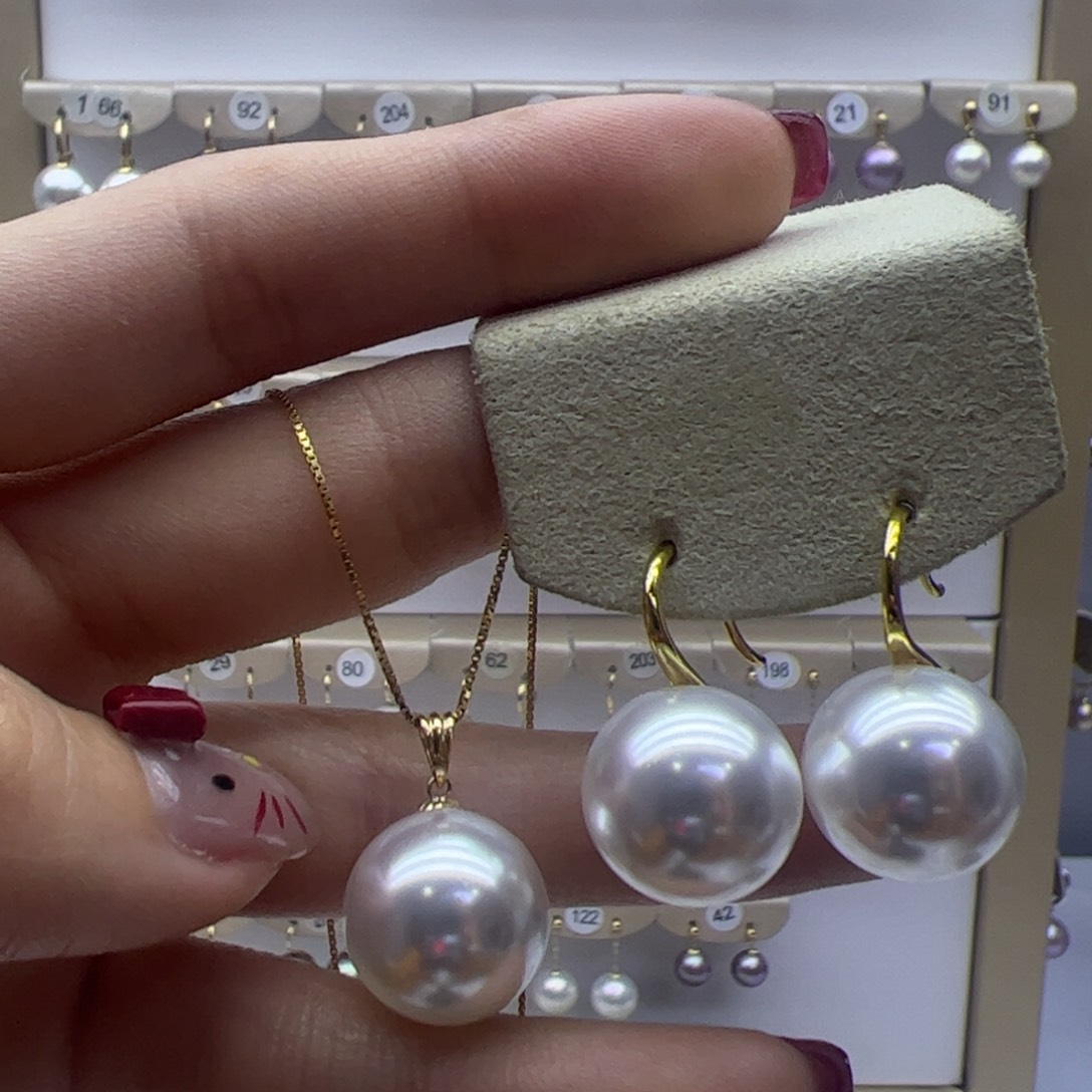 淡水珍珠吊坠(赠链)18K金镶嵌