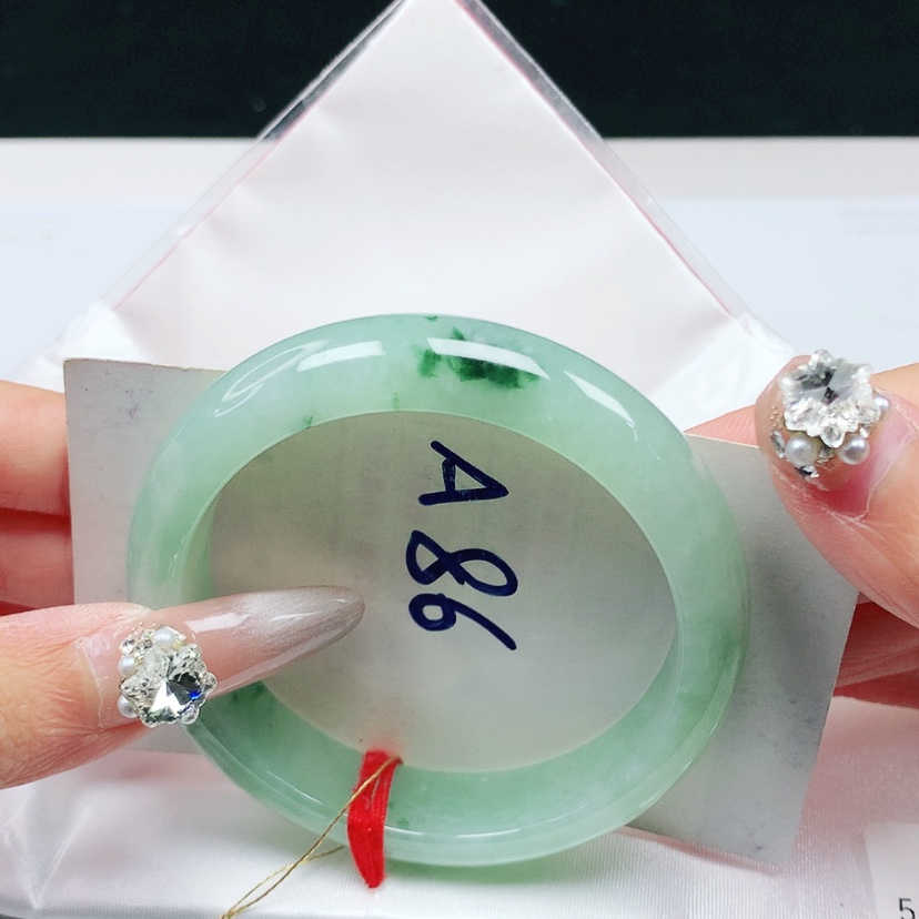 【闪购商品】翡翠手镯未镶嵌54.6圈