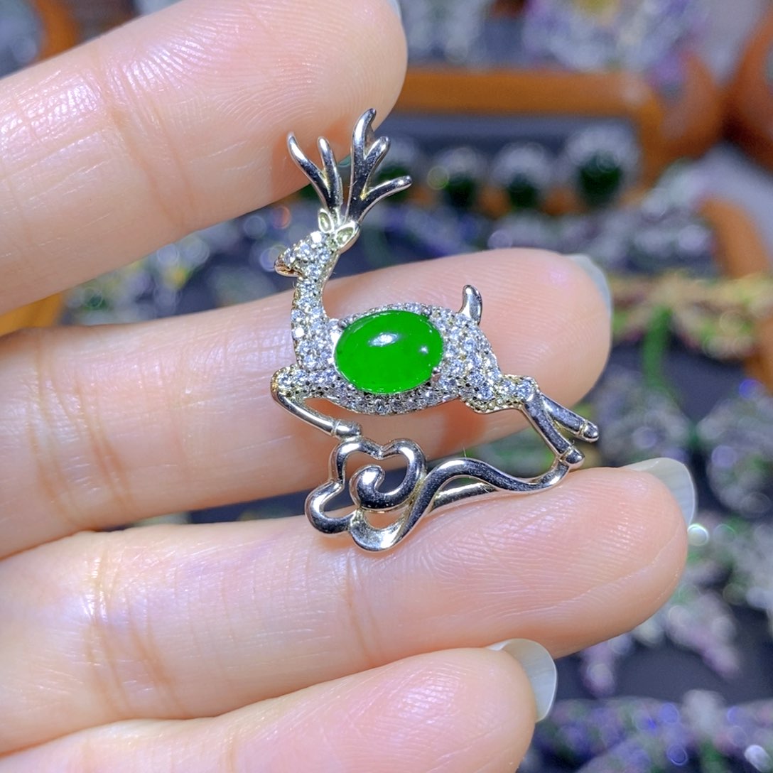 翡翠颈饰合金天然翡翠