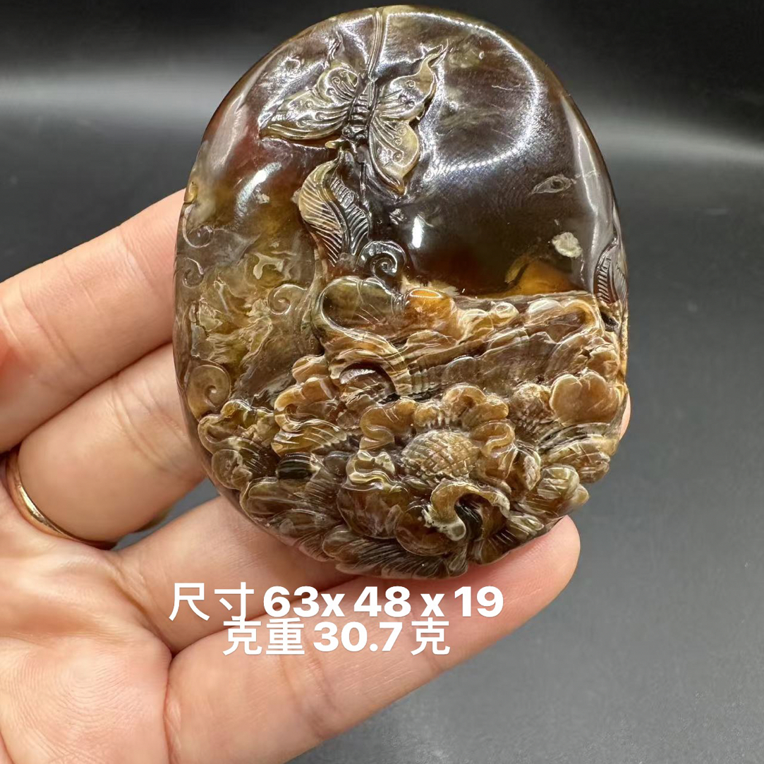 缅甸天然琥珀溶洞俏色巧雕花开富贵吊坠挂件