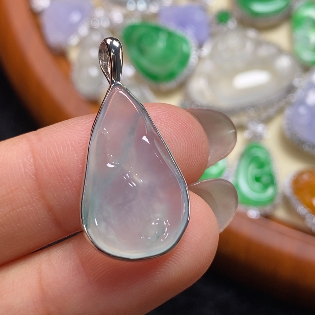 翡翠吊坠(赠链)18K金镶嵌