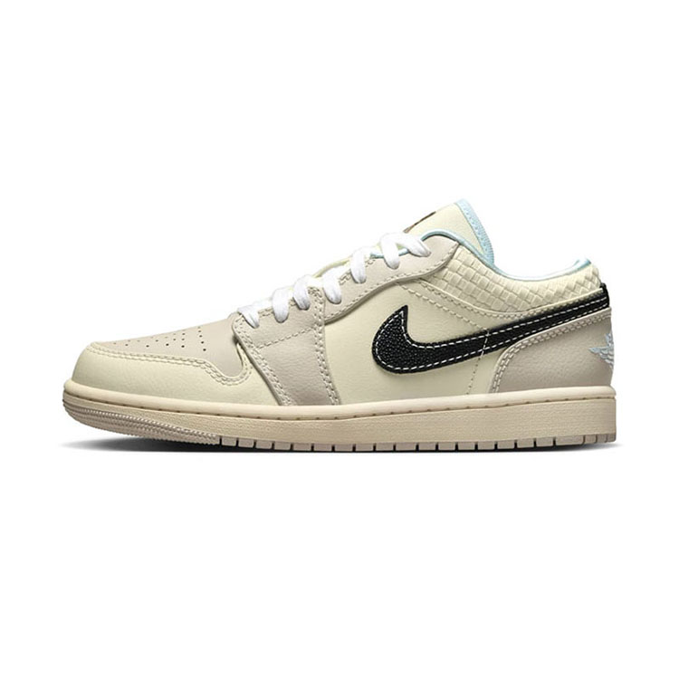 NIKE/耐克AJ1女子低帮百搭潮流复古白灰运动休闲板鞋HQ3440101*JX