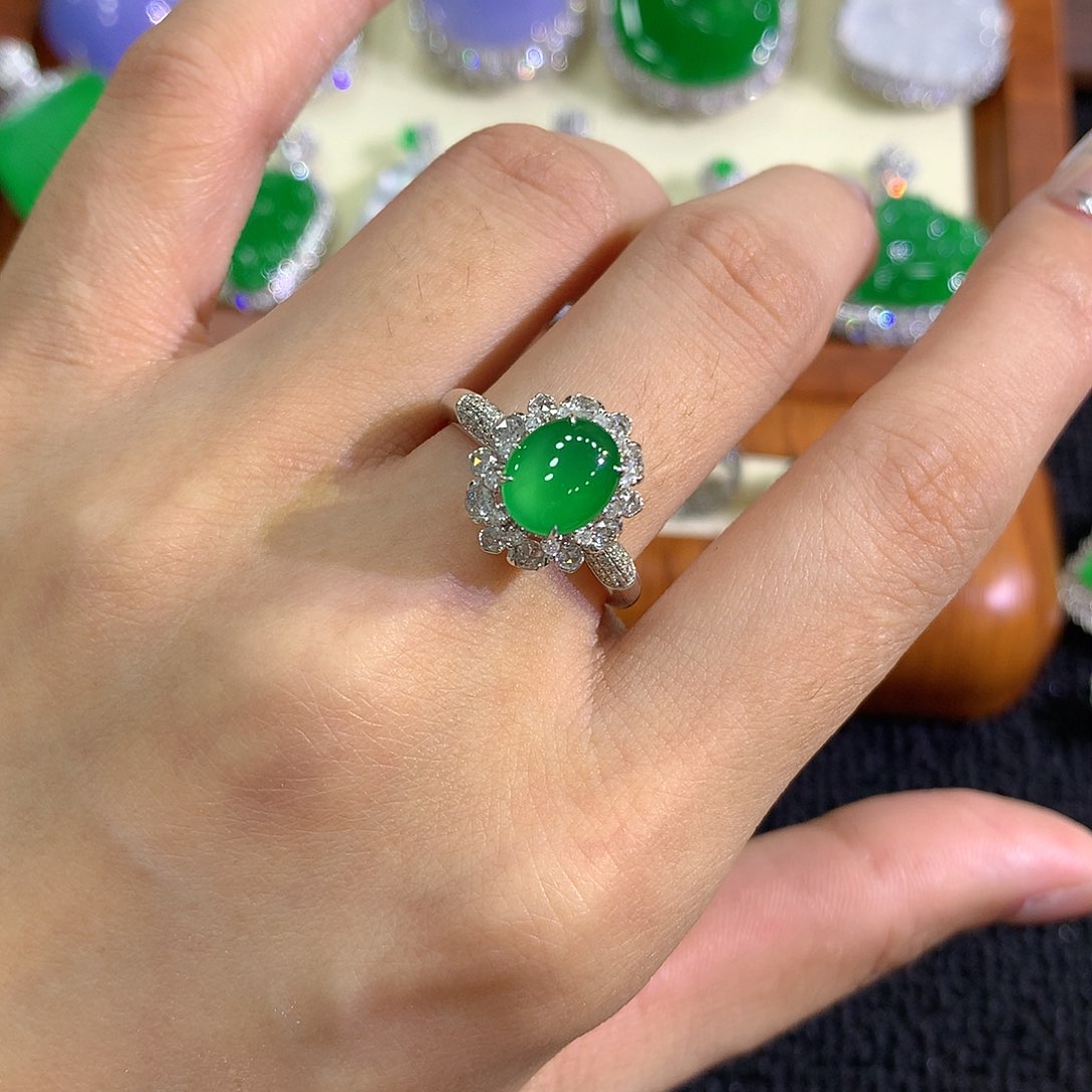 【闪购商品】翡翠戒指18K金镶嵌蛋面